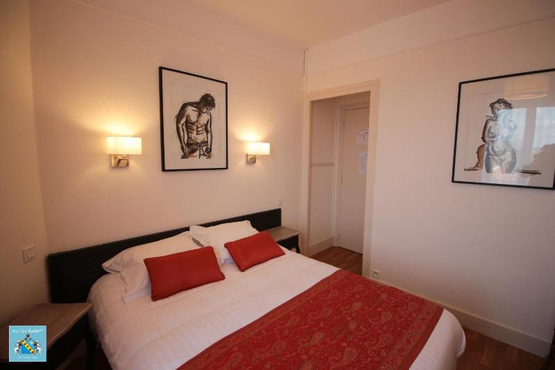 Standard Double Room image 4