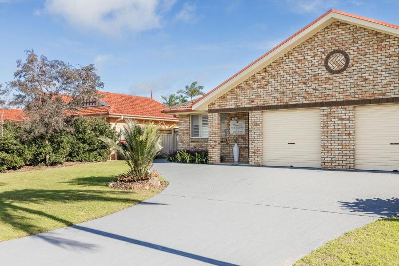 Fingal on Whitesands 1 12 Whitesands Road all on ground level with air con wifi and boat parking - image 32