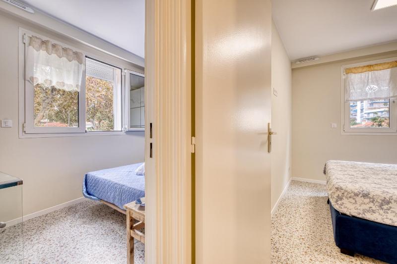 Rives d'Azur Apt with Sea View Terrace - Happy Rentals - image 29