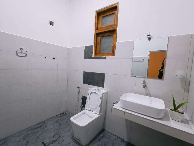 Lavera hideout Hiriketiya - image 15