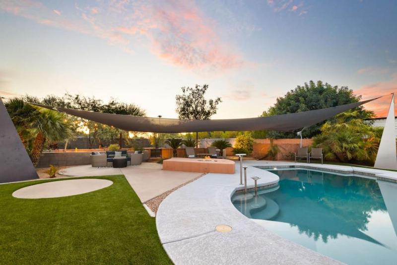 Haveli - 4BR Scottsdale Escape with Pool and Games - image 1