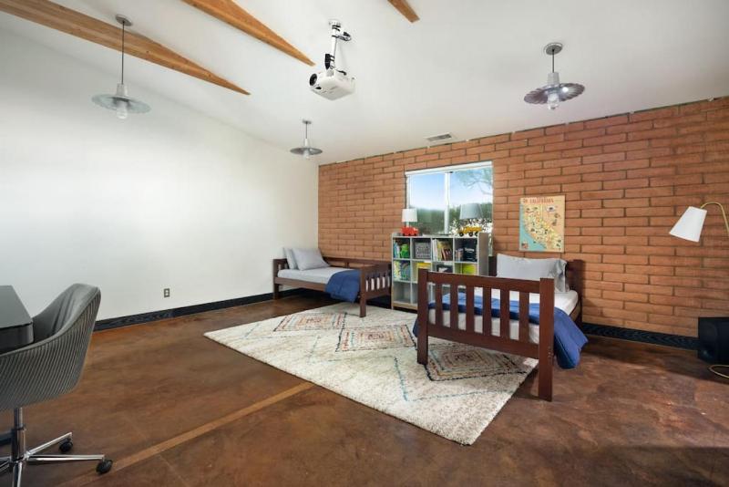 Haveli - 4BR Scottsdale Escape with Pool and Games - image 6