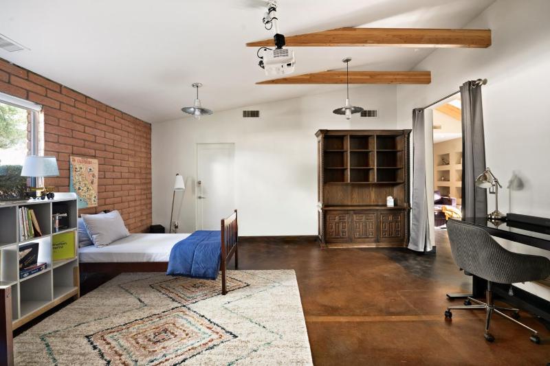 Haveli - 4BR Scottsdale Escape with Pool and Games - image 37