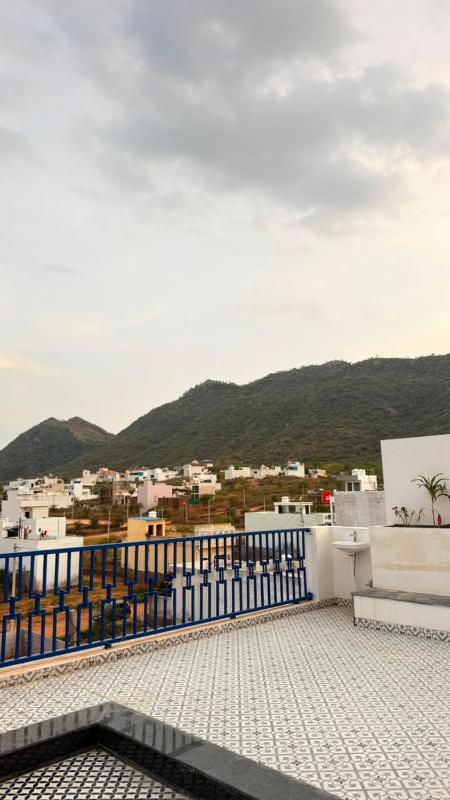 The Blue Lagoon Villa Udaipur - image 9