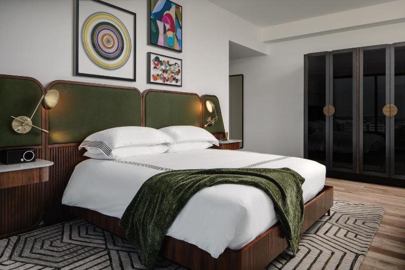 Thompson Houston by Hyatt - image 42