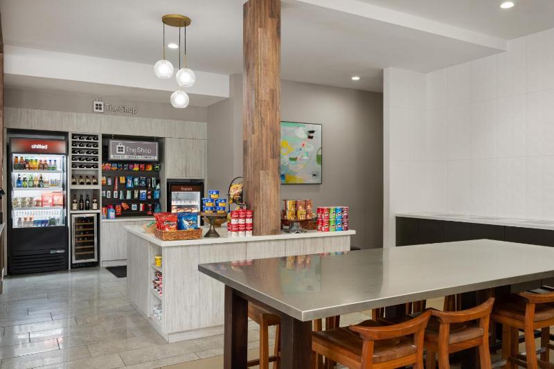 Hilton Garden Inn Portland Airport - image 6