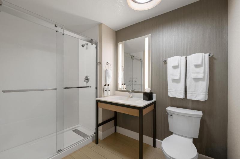 Hilton Garden Inn Portland Airport - image 15