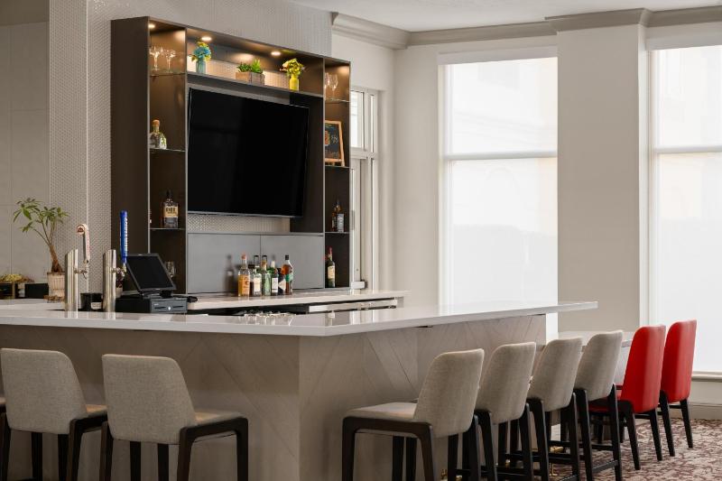 Hilton Garden Inn Portland Airport - image 9