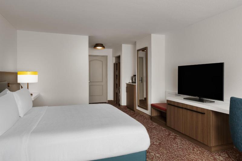 Hilton Garden Inn Portland Airport - image 30