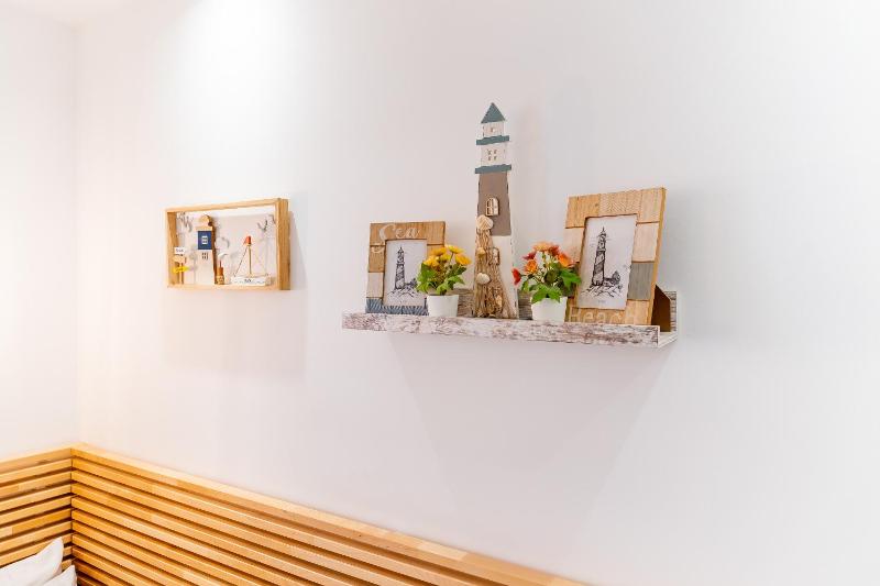 Cubo's El Faro Beach Apartment with Pool - image 30