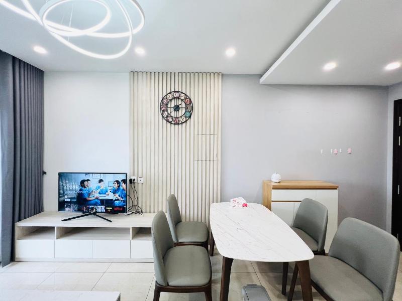 EVIS HOME - Vinhomes D'Capitale Luxury Serviced Apartment - image 8