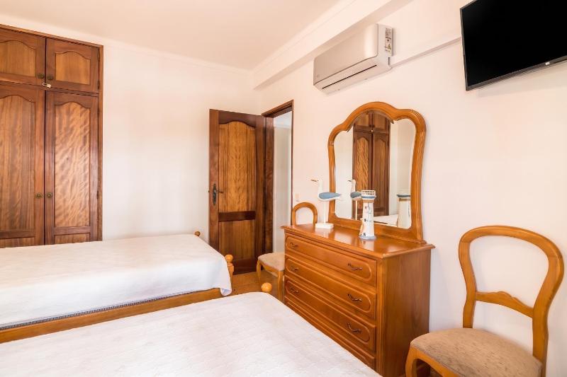 Charming Apartment in Quarteira - 50 m² - Terrace - image 12