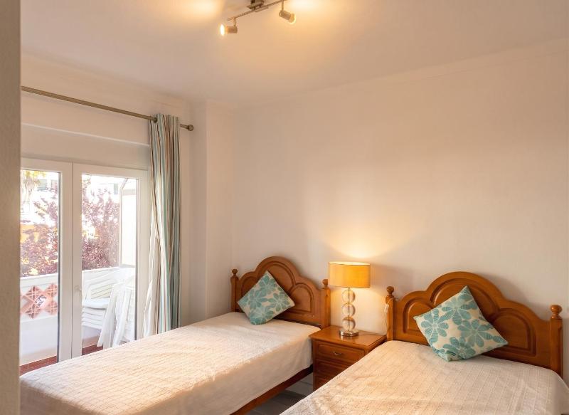 Charming Apartment in Quarteira - 50 m² - Terrace - image 28