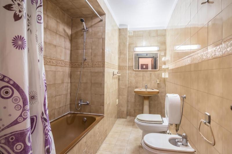 Charming Apartment in Quarteira - 50 m² - Terrace - image 18