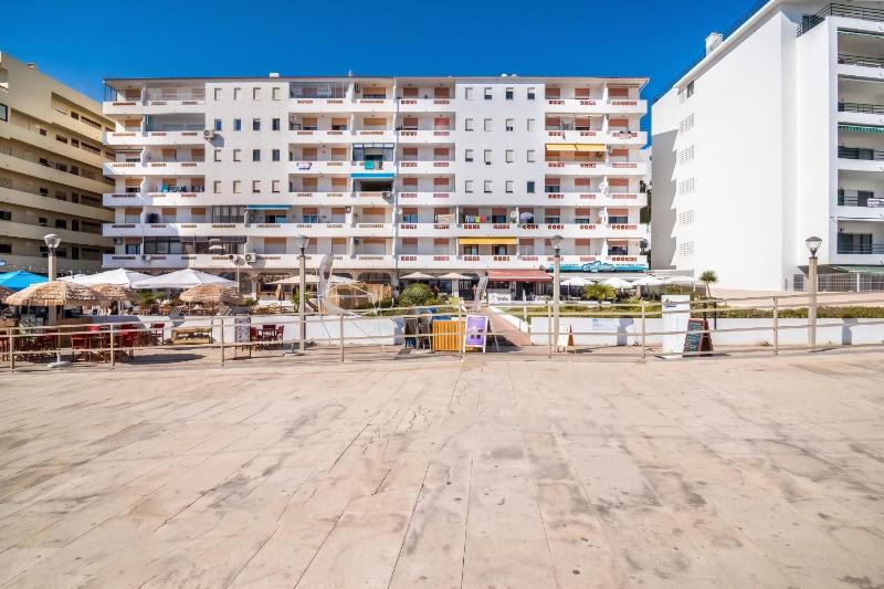 Charming Apartment in Quarteira - 50 m² - Terrace - image 13