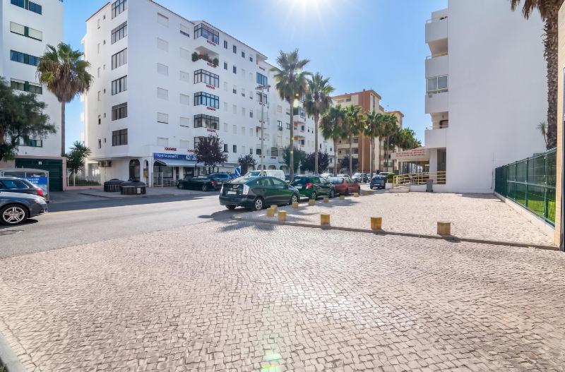 Charming Apartment in Quarteira - 50 m² - Terrace - image 5