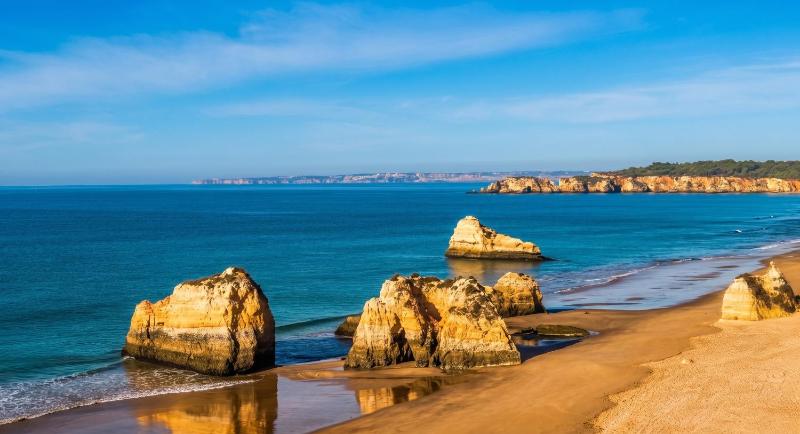 Charming House in Albufeira with Shared Pool - image 10