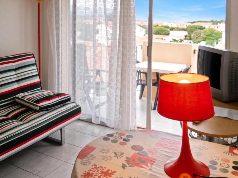 Appartement charmant à Saint-Cyprien avec vue sur la mer - 24m² - image 2