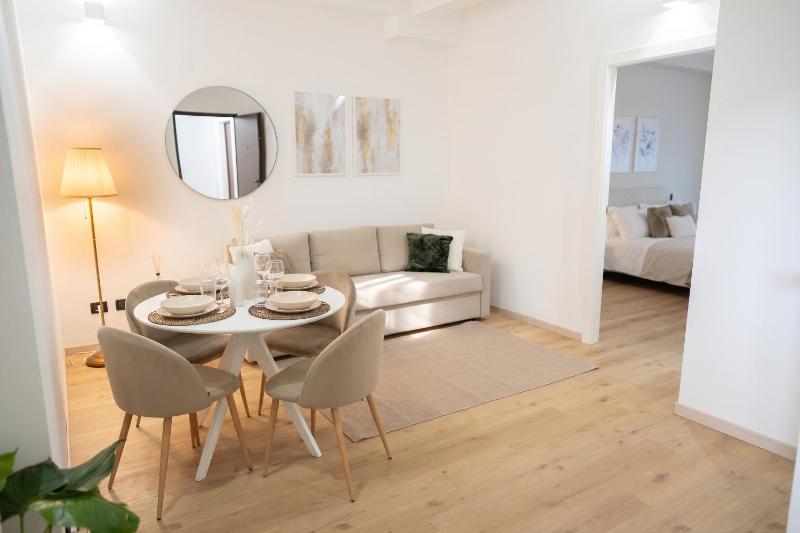 Cozy Apartment in Verona with Balcony and WiFi - image 11