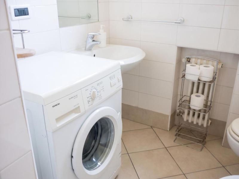 Cozy studio in Bologna of 45 m² with parking - image 8
