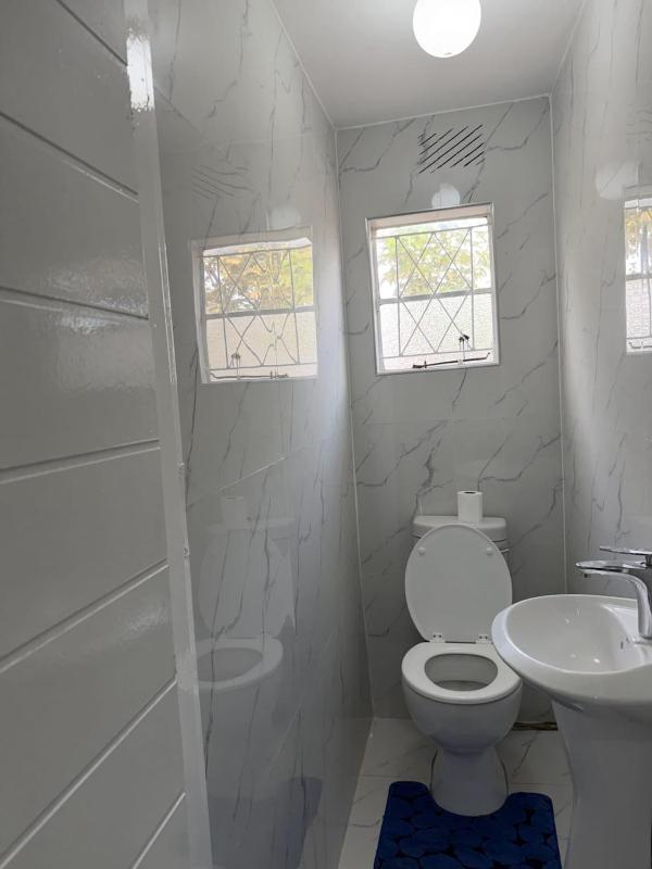 Selah House - image 5