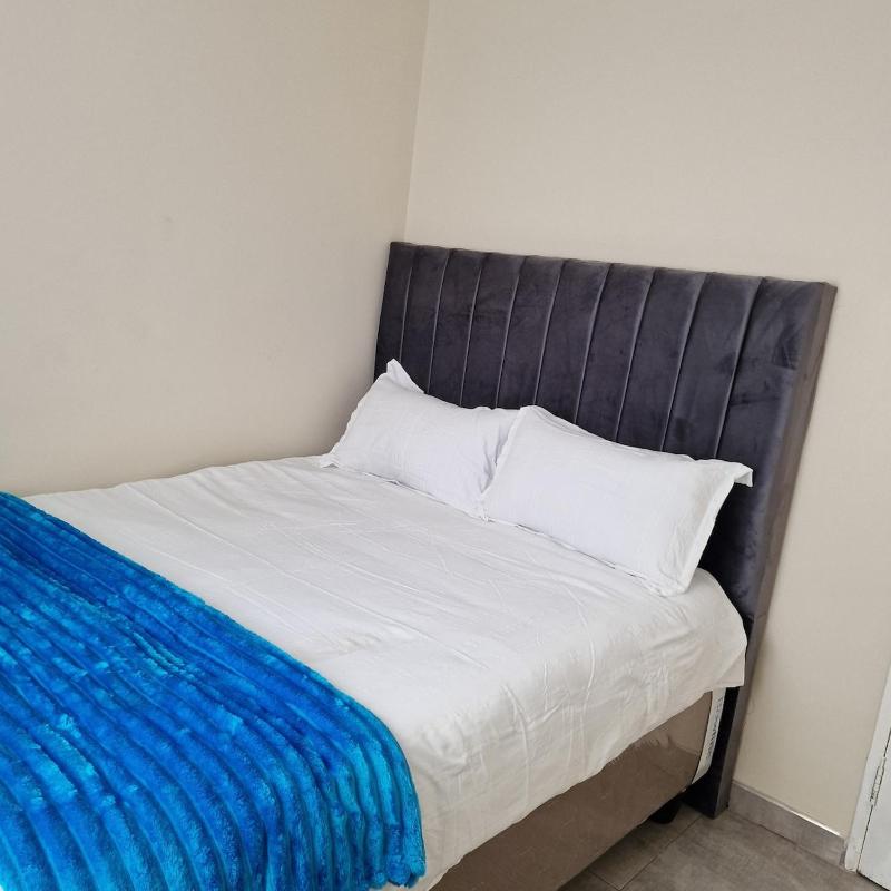 Selah House - image 12