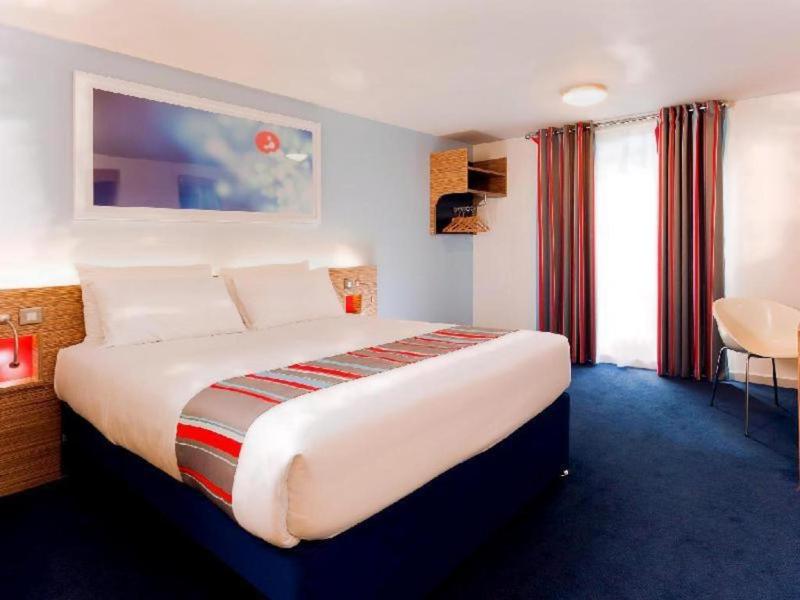 Travelodge Birmingham Fort Dunlop - image 24