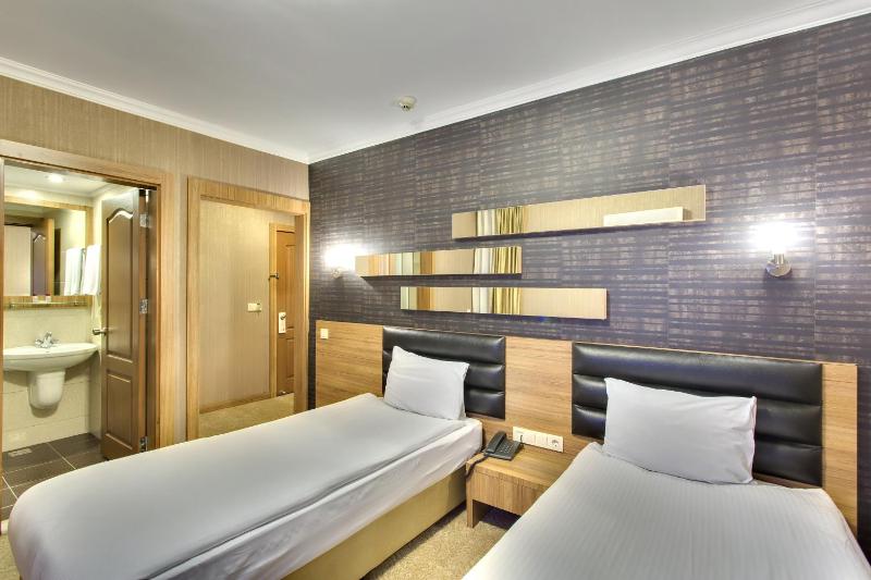Antroyal Hotel - image 3