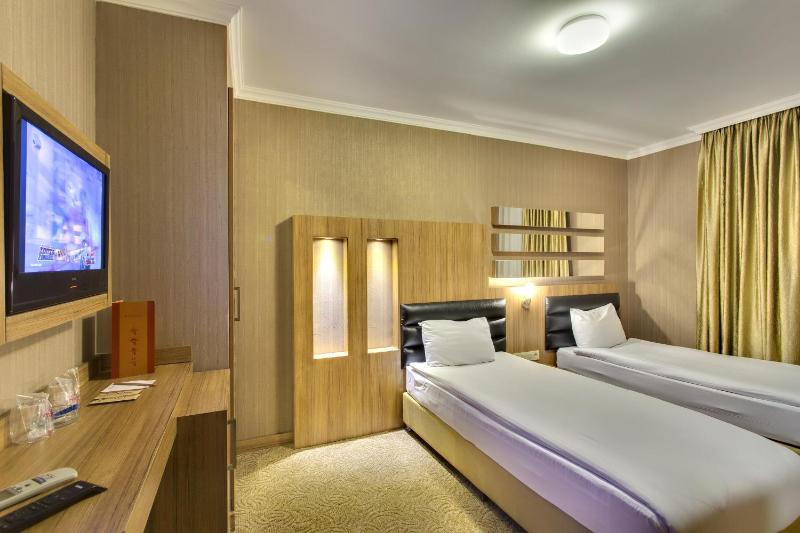 Antroyal Hotel - image 4