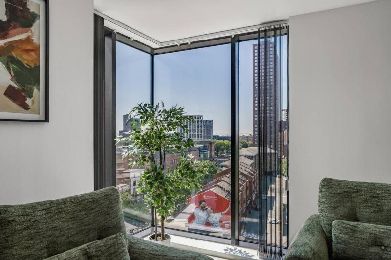 road Street Luxury 2 bed Apt Stay Gym Netflix Concierge - image 7