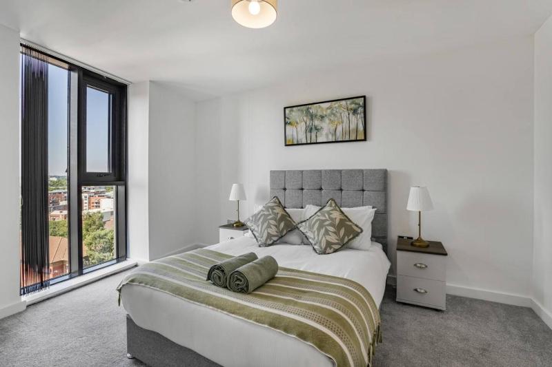 road Street Luxury 2 bed Apt Stay Gym Netflix Concierge - image 35