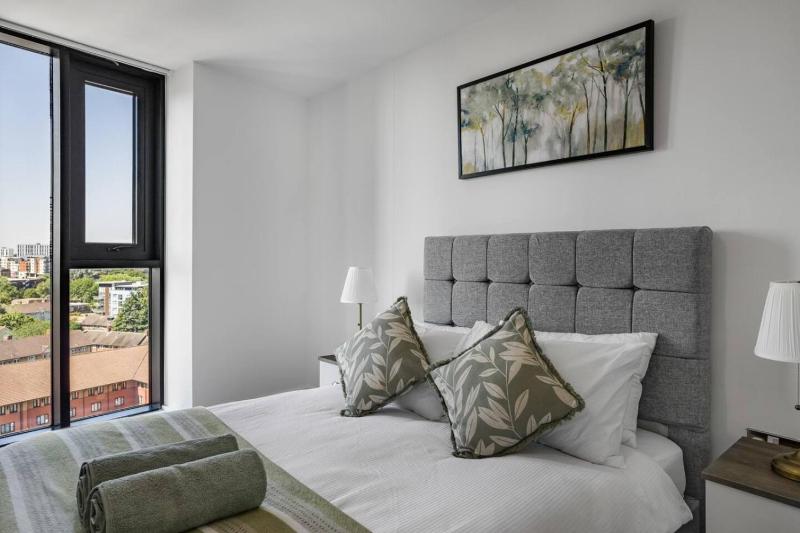 road Street Luxury 2 bed Apt Stay Gym Netflix Concierge - image 29