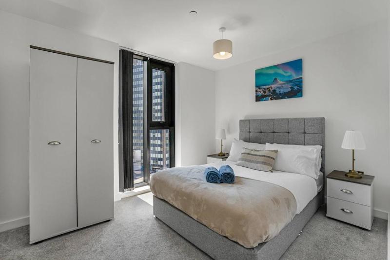 road Street Luxury 2 bed Apt Stay Gym Netflix Concierge - image 16