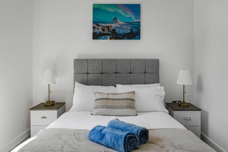 road Street Luxury 2 bed Apt Stay Gym Netflix Concierge - image 27