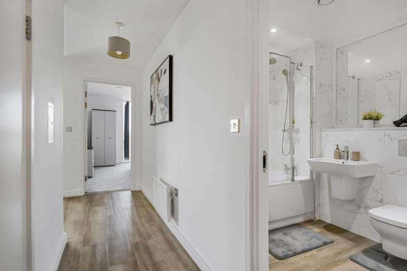 road Street Luxury 2 bed Apt Stay Gym Netflix Concierge - image 40
