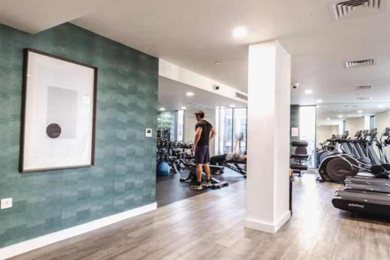 road Street Luxury 2 bed Apt Stay Gym Netflix Concierge - image 50