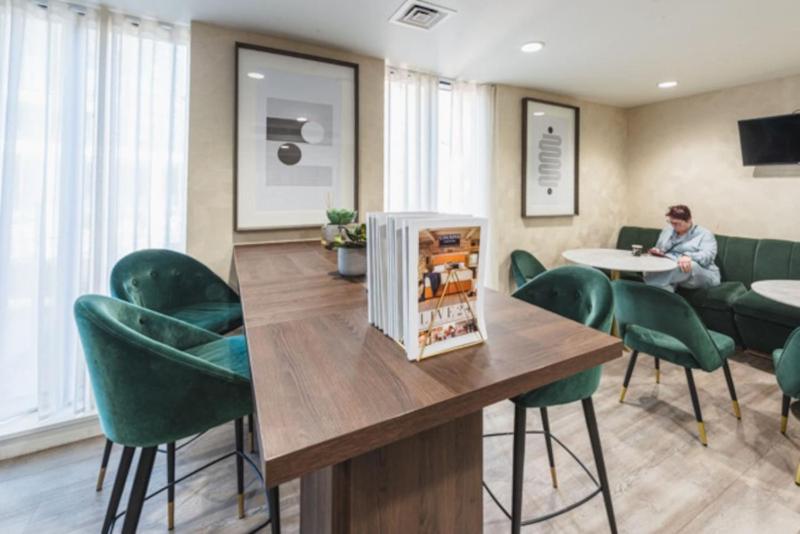 road Street Luxury 2 bed Apt Stay Gym Netflix Concierge - image 37
