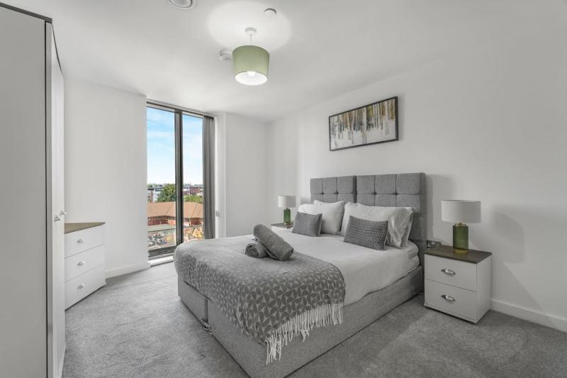Broad Street 2 bed Apt - Nightlife Gym Concierge - image 40