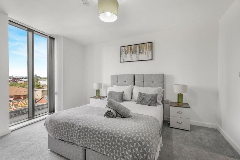 Broad Street 2 bed Apt - Nightlife Gym Concierge - image 24