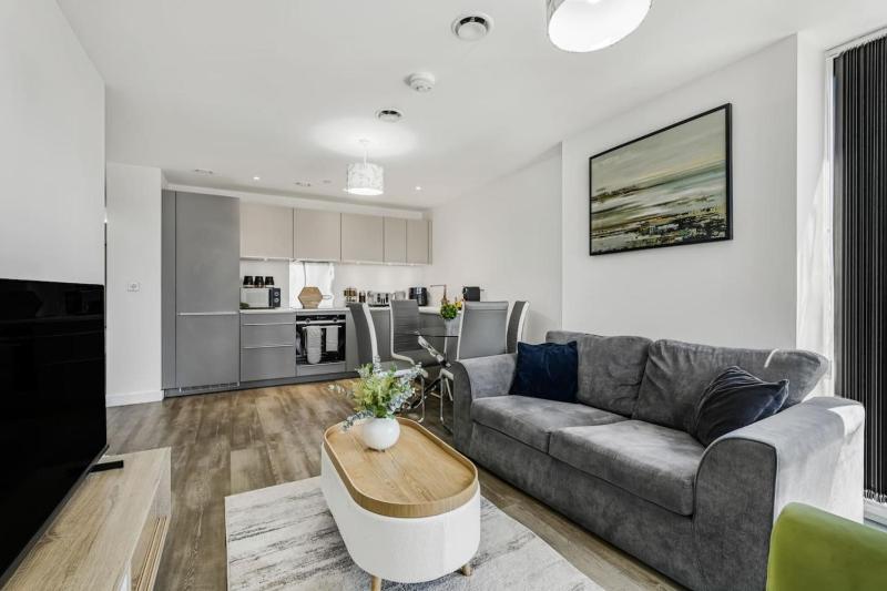 Broad Street 2 bed Apt - Nightlife Gym Concierge - image 18