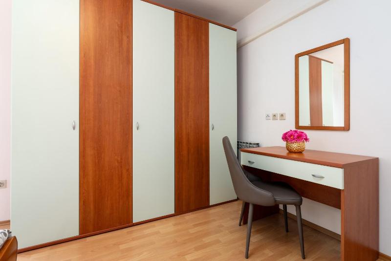 Modern apartment Sabina with nice garden - image 10