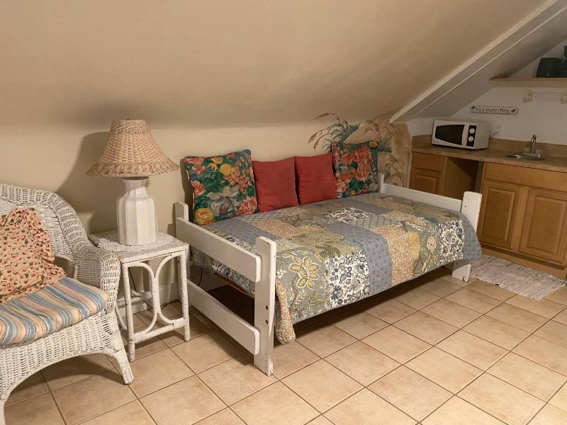 Angie's Guest Cottage - image 41