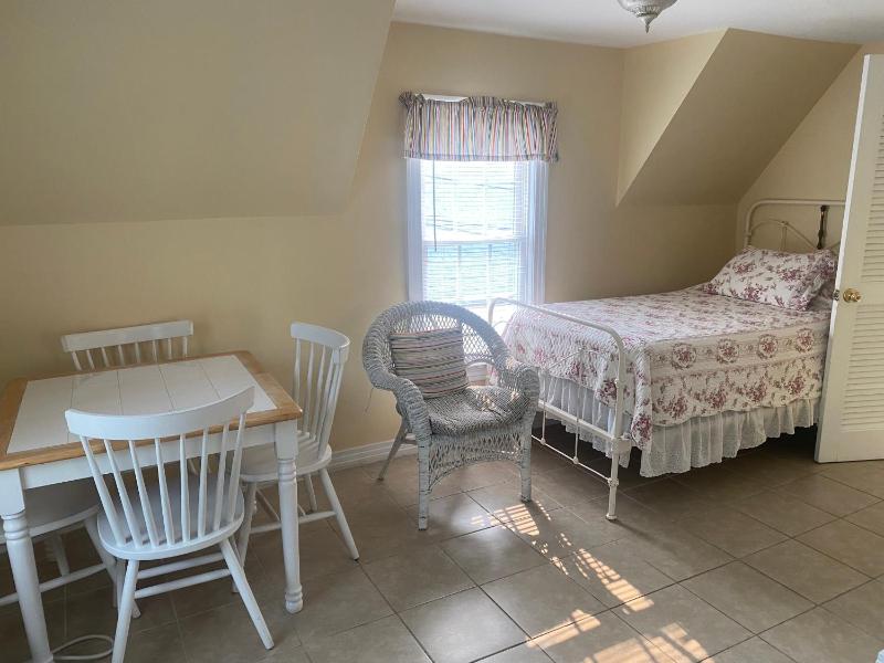 Angie's Guest Cottage - image 30