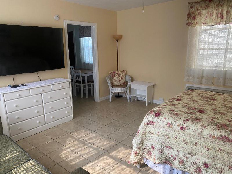 Angie's Guest Cottage - image 26