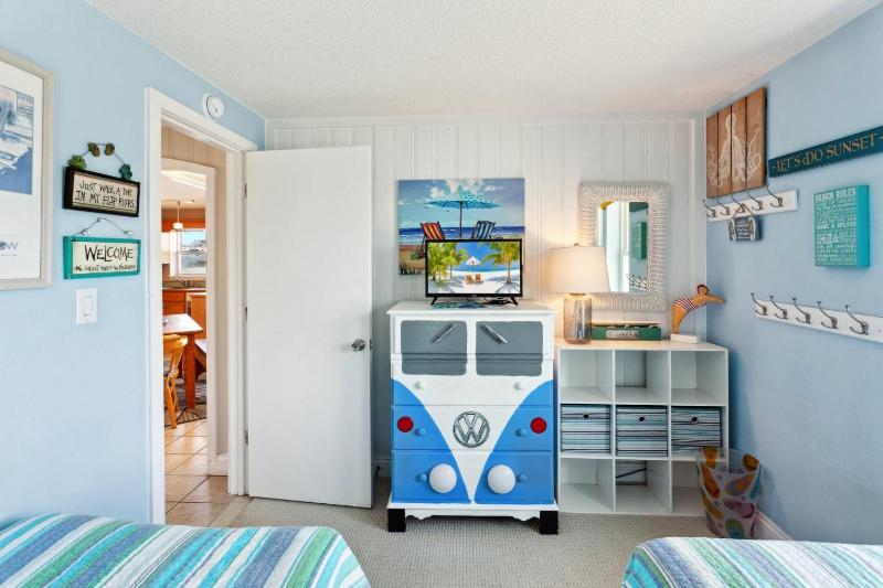 5065 - Flip Flop Inn - image 3