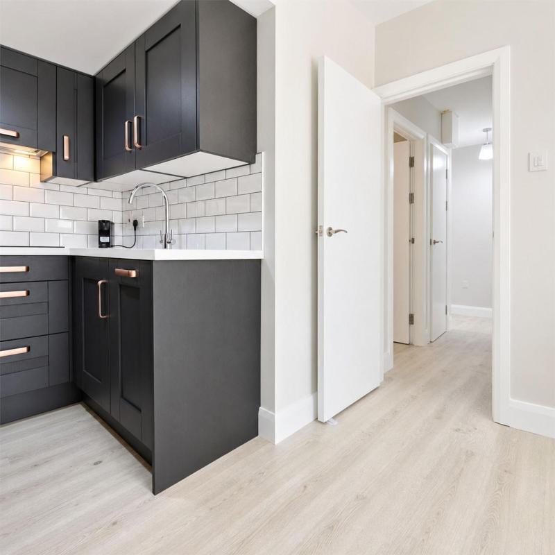 Modern Central Dublin Apartment Near Bolton Square - image 7