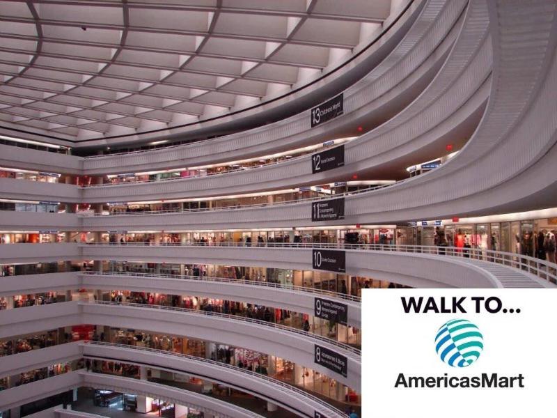 Easy Walk to Downtown Attractions - image 10