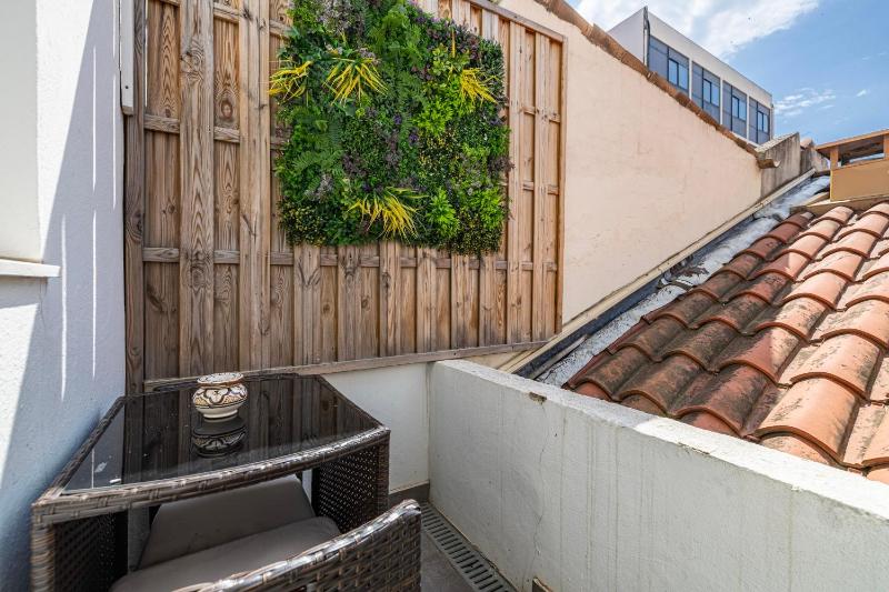 54 LOR - 2-bedroom apartment Cannes Banane near the Palais - image 12