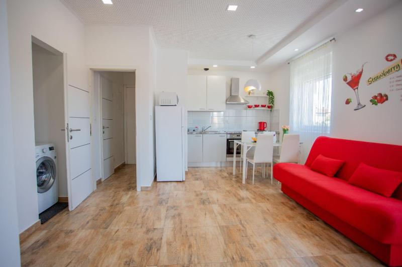 Sun And Fun - Happy Rentals - image 36