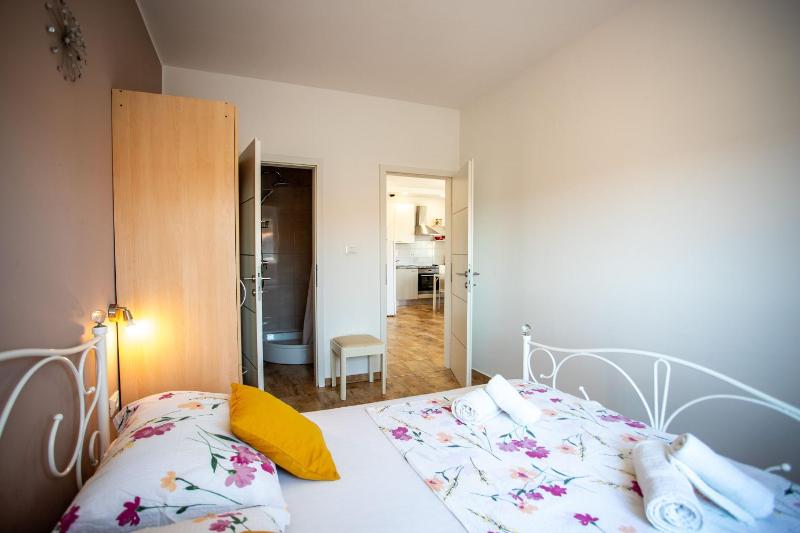 Sun And Fun - Happy Rentals - image 31